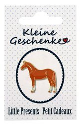 Pin HR stehendes Pferd Fuchs